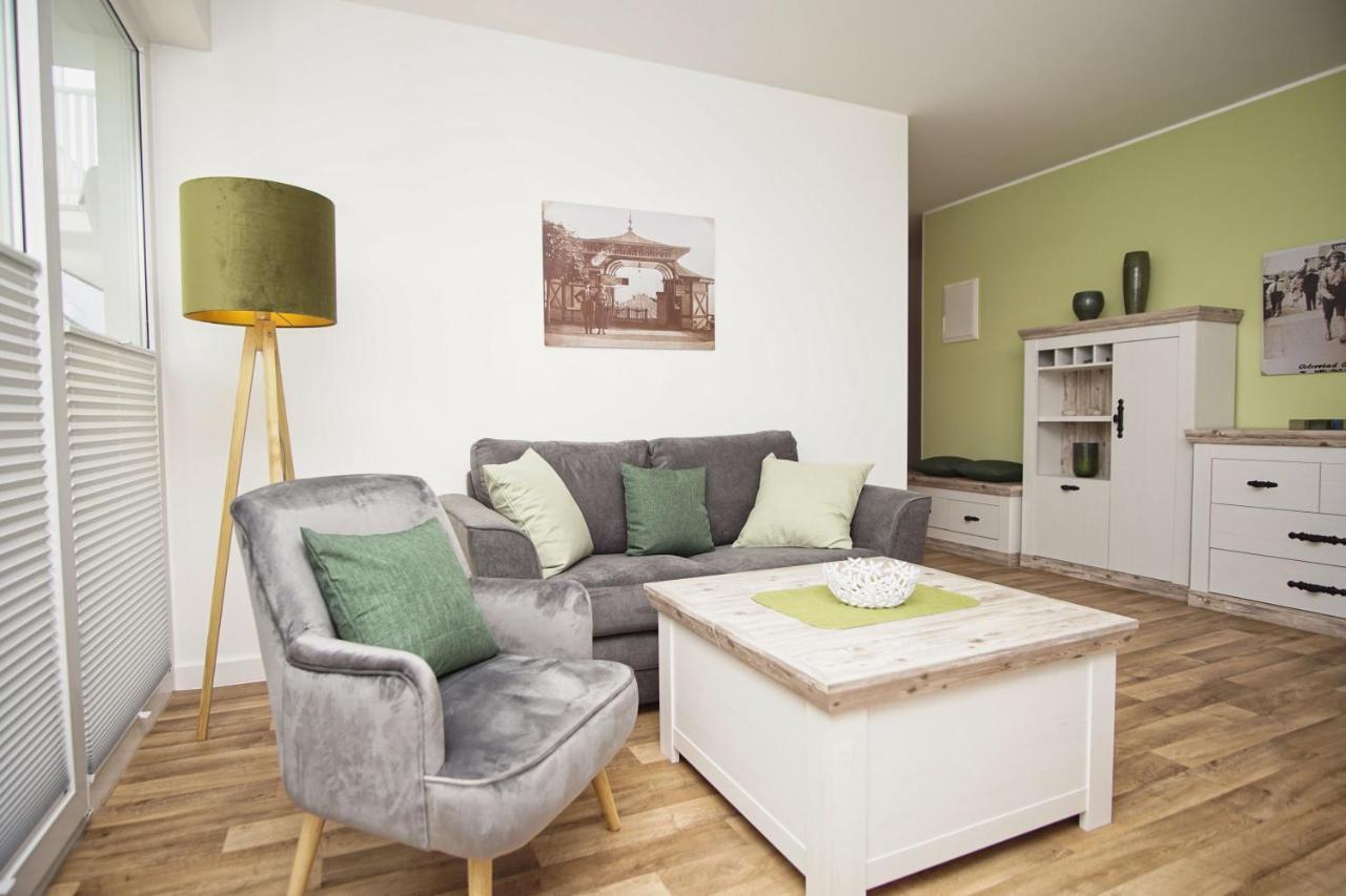 Terrasse, Gratis Nutzung Vom Ahoi Erlebnisbad Und Sauna In Sellin - Villa Karola Fewo 02 ゲーレン エクステリア 写真